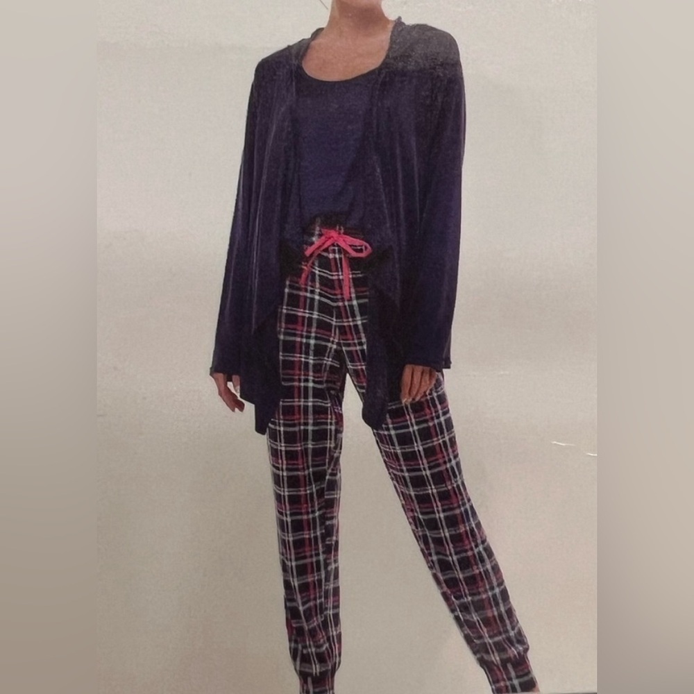 Jaclyn Intimates 3 piece Set Pijama Color Navy Pink Plaid